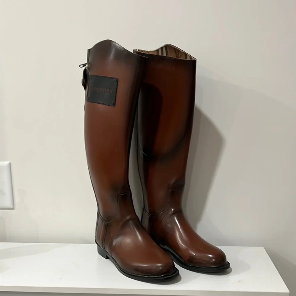 Burberry woman’s  Brown Riding Boots size 7